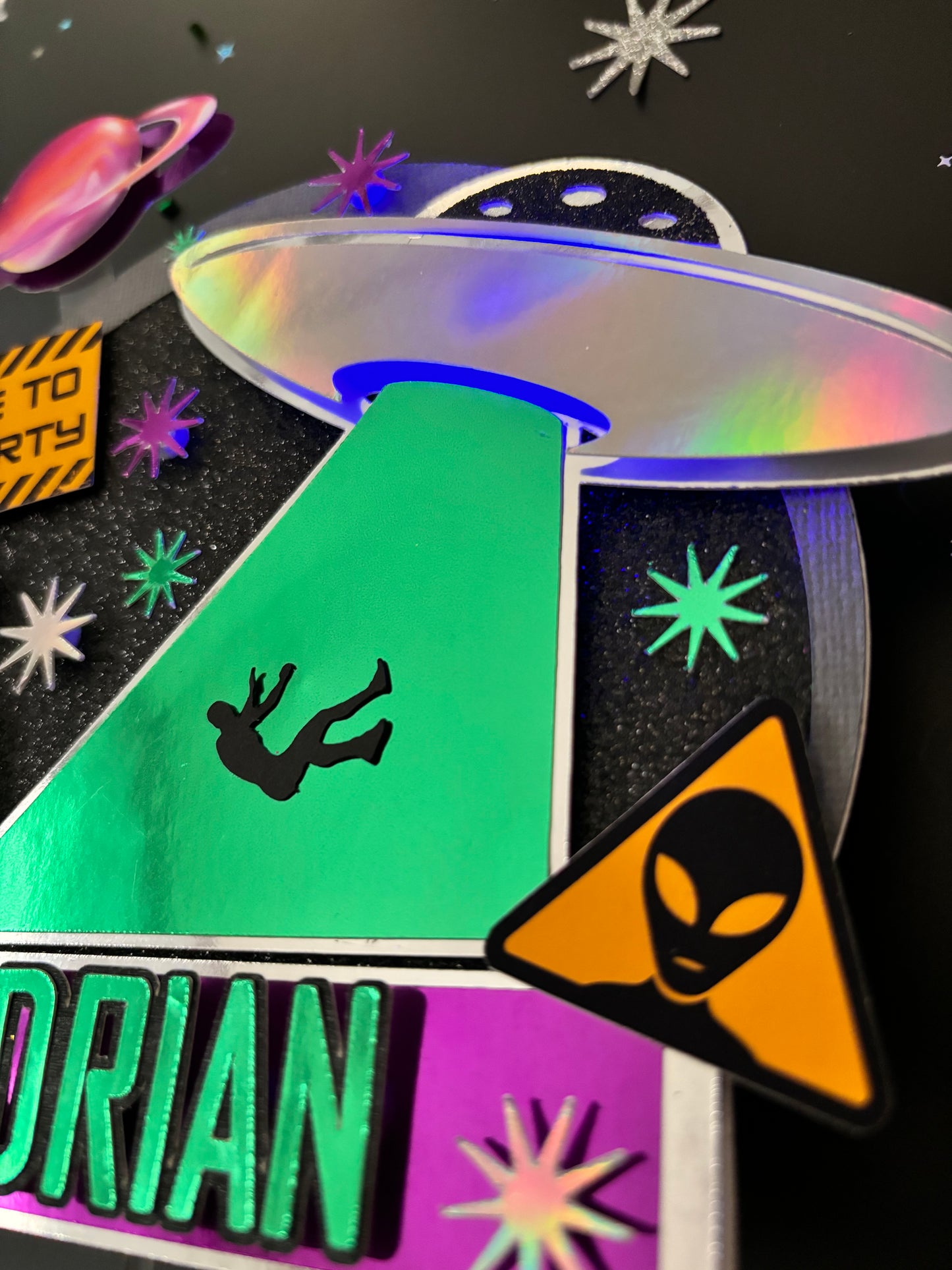 *LIGHT UP* Alien UFO Cake Topper